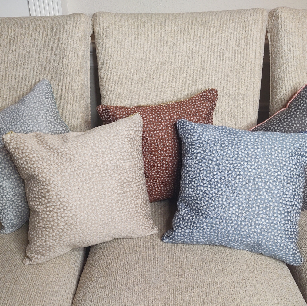 I am selling pillows.